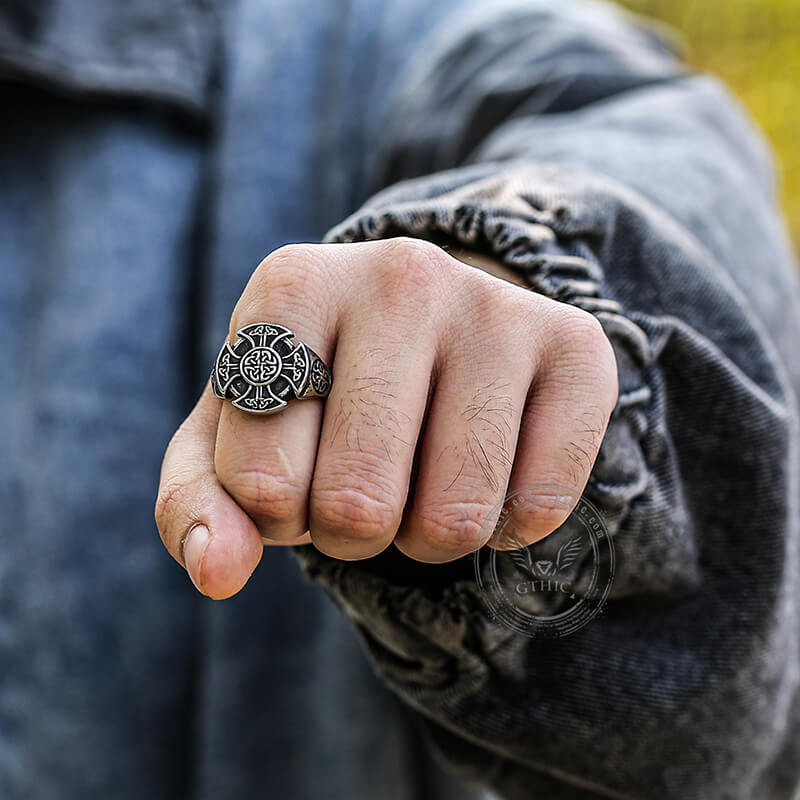 Anillo vikingo de acero inoxidable con nudo celta de los Caballeros Templarios