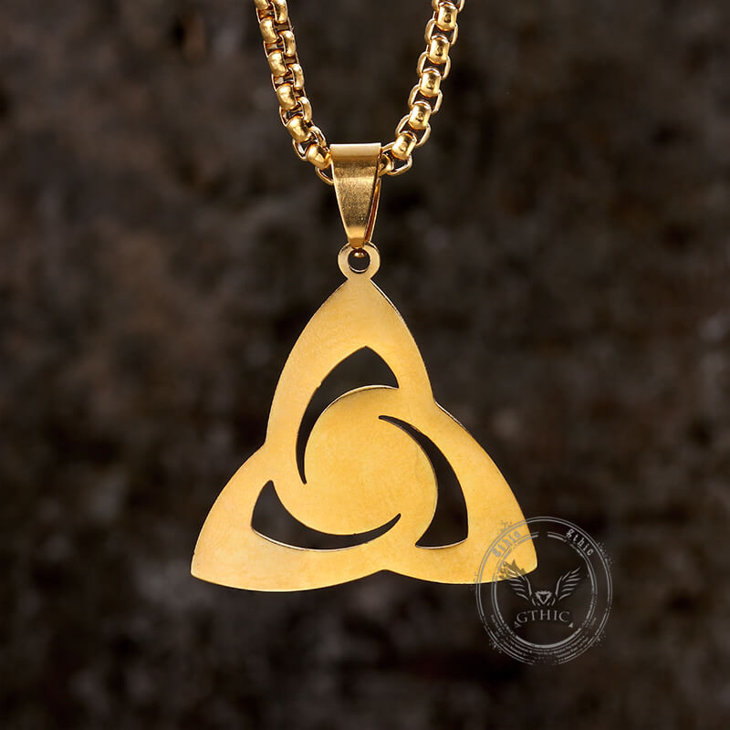 Collar de acero inoxidable con piedra preciosa roja y nudo celta