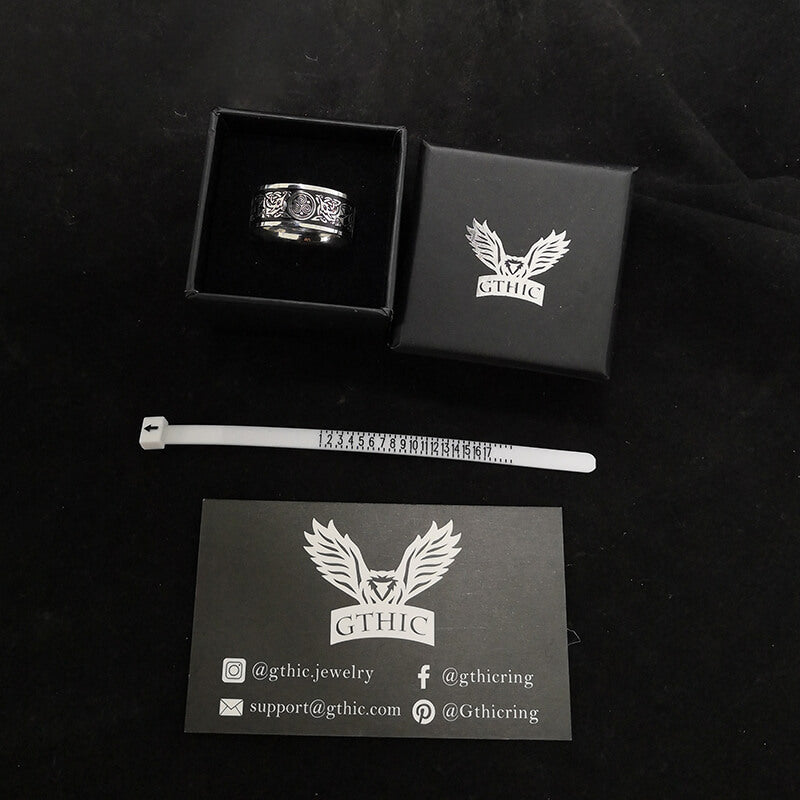 Anillo vikingo de acero inoxidable con triqueta y lobo celta