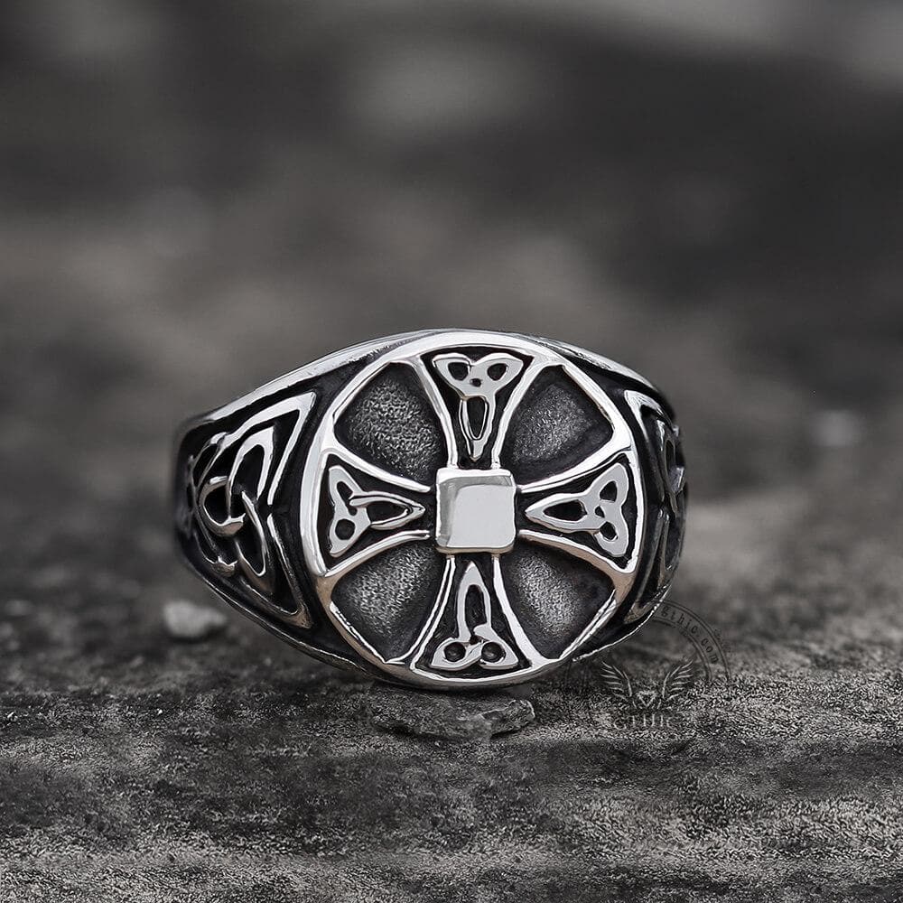 Anillo vikingo de acero inoxidable con cruz de nudo celta