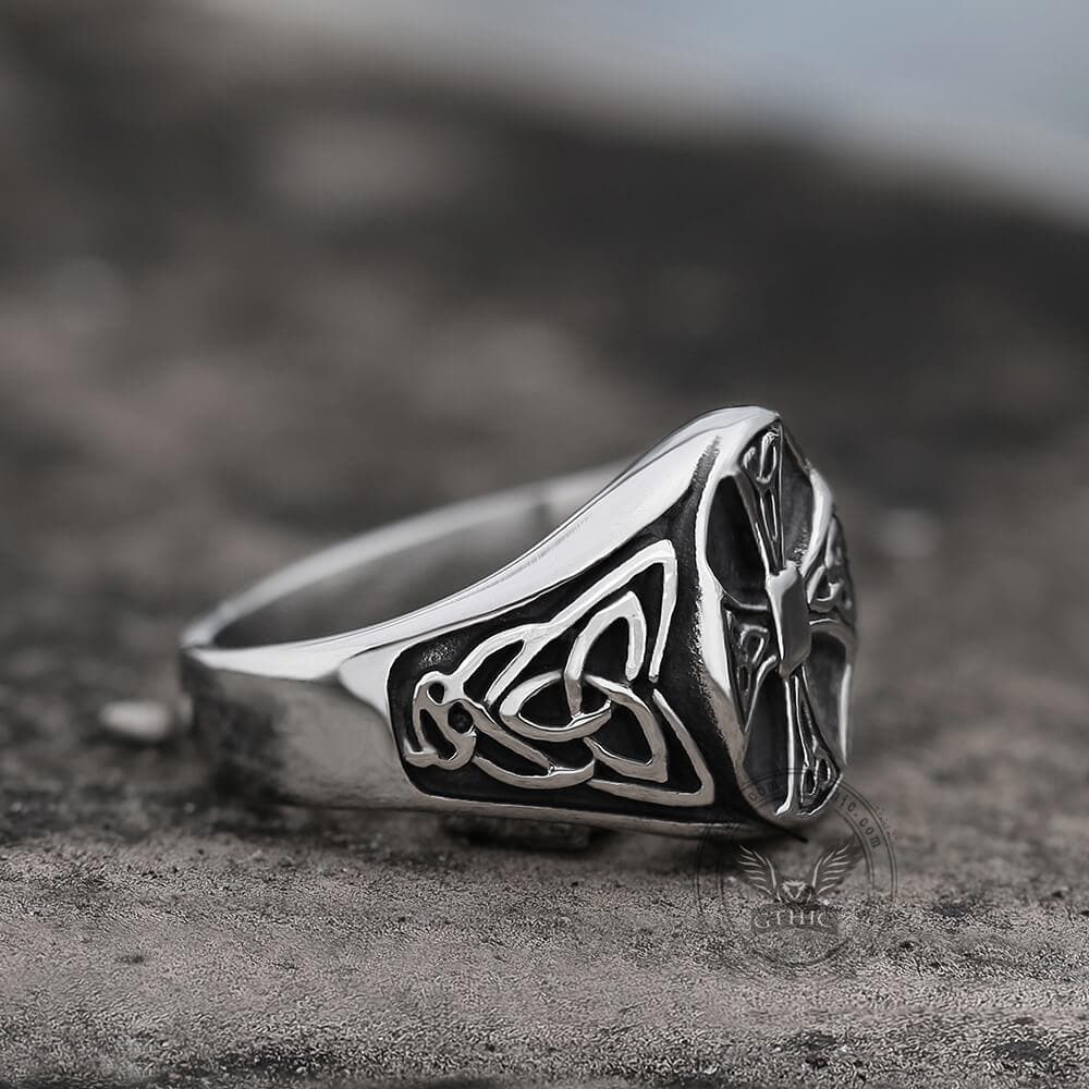 Anillo vikingo de acero inoxidable con cruz de nudo celta