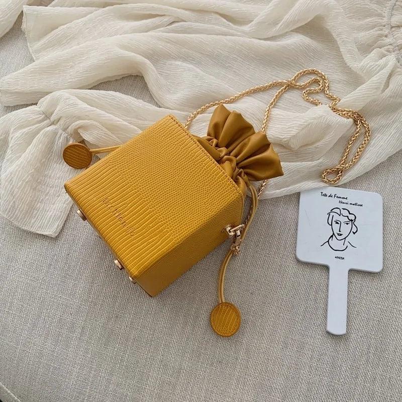 Chic Alligator Pattern Bucket Bag