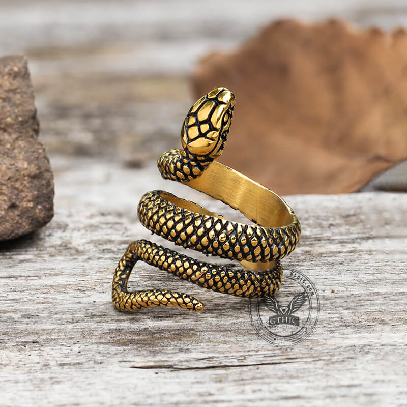 Anillo de acero inoxidable con forma de serpiente enroscada