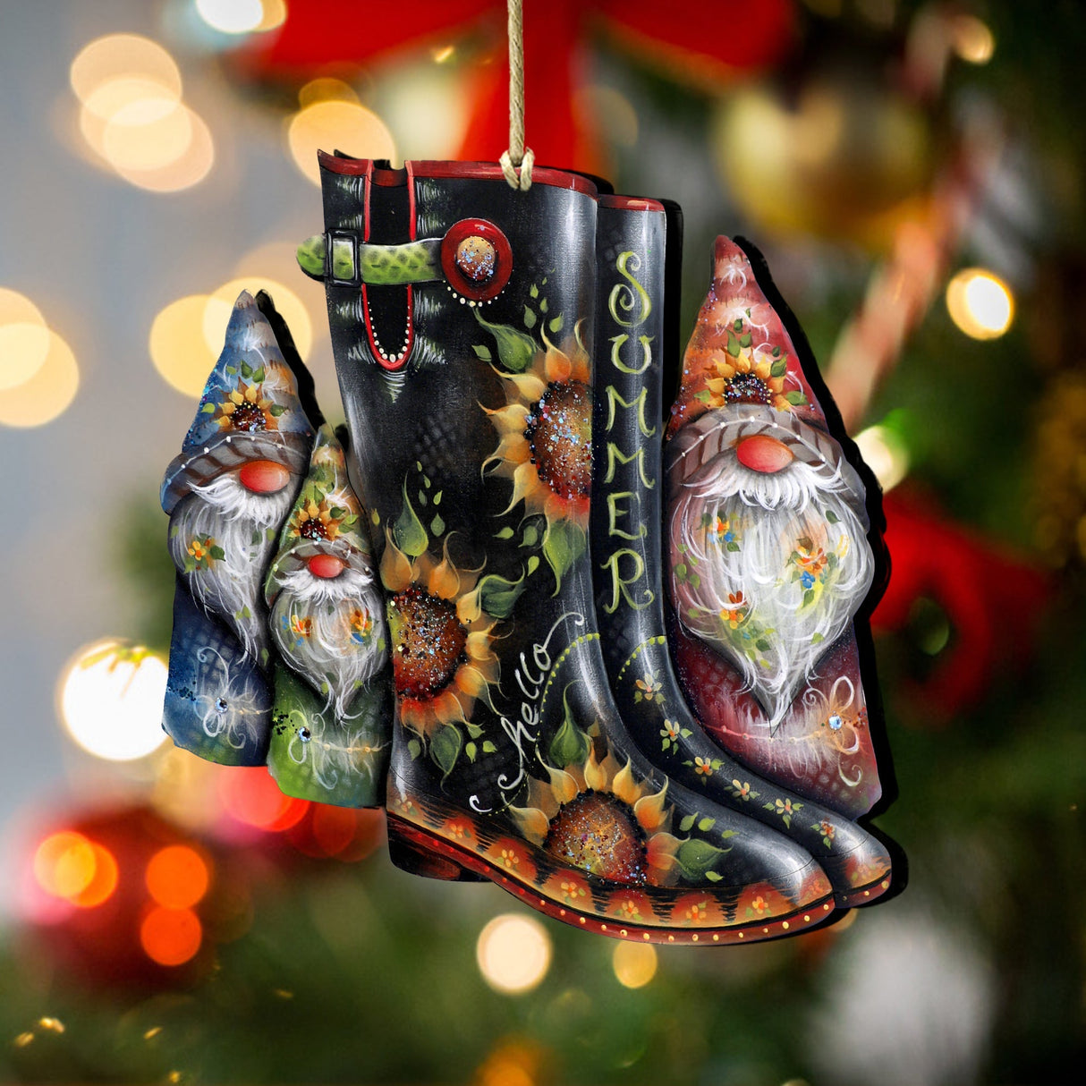 Adornos de madera con diseño de botas de verano de Jamie Mills-Price Love Kids Family Decor - 8611062-3-MP