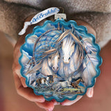 Adorno de cristal con forma de corona de viaje "Mustangs Dream Catcher Journey" de J. Bergsma - Decoración navideña con temática de vida silvestre - 759-637-JB