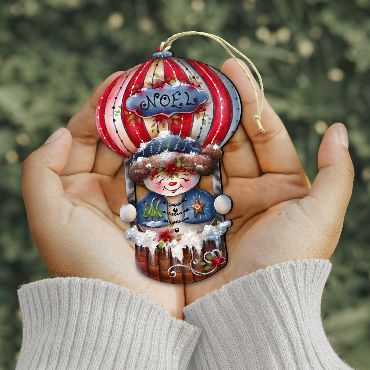 Adornos de madera Frosty Journey de Jamie Mills-Price, decoración navideña de Papá Noel y muñeco de nieve - 8611068-1-MP