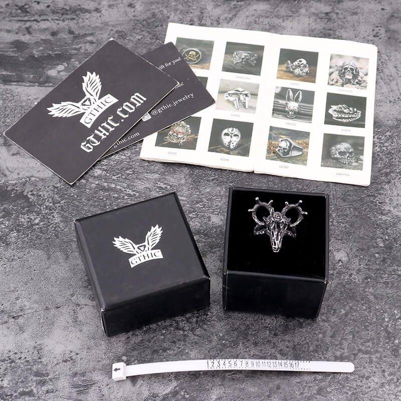 Anillo de calavera de acero inoxidable con ciervo y rosa