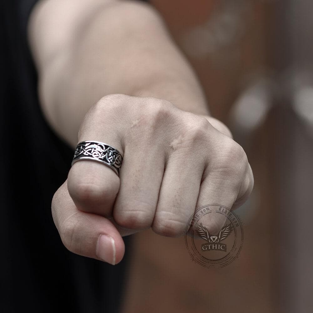 Anillo vikingo de acero inoxidable con nudo celta y cabeza de dragón