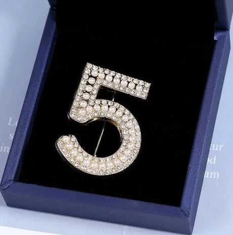 Korean Version Of Xiaoxiangfeng Digital 5 Shiny Brooch - Lootquake