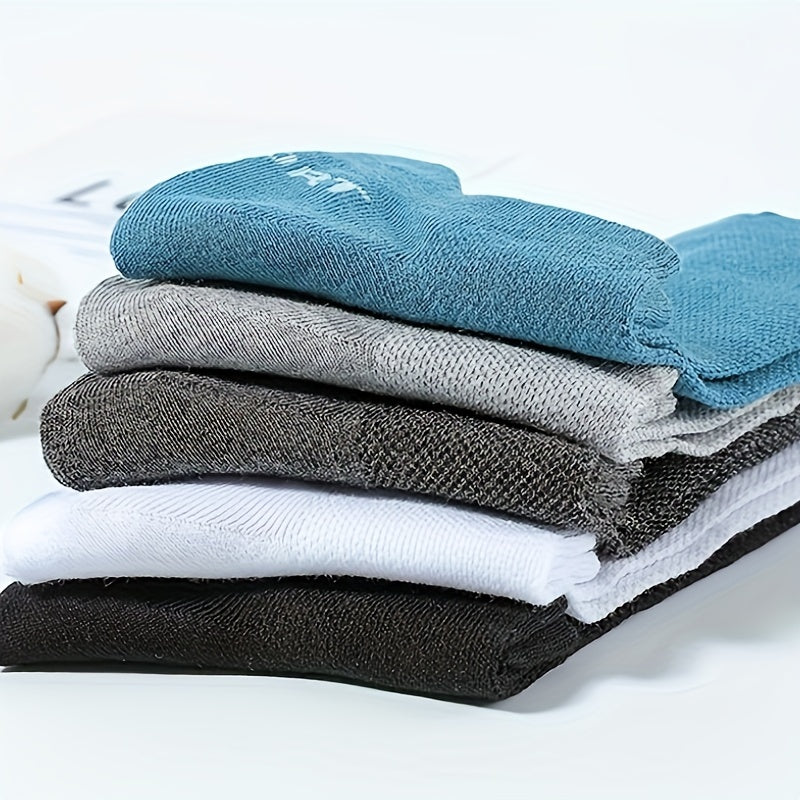 5 pares de calcetines tobilleros lisos para hombre, cómodos, transpirables, suaves y absorbentes del sudor, ideales para exteriores.