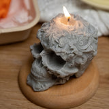Bougie d'aromathérapie Crâne d'Halloween - Bougie parfumée à la cire de soja à mèche unique dans un pot, de forme ovale avec embellissements pailletés pour une décoration d'ambiance festive