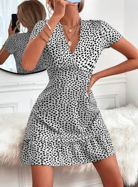 Ladies' V-neck Printed Fashionable A-list Dress - Lootquake