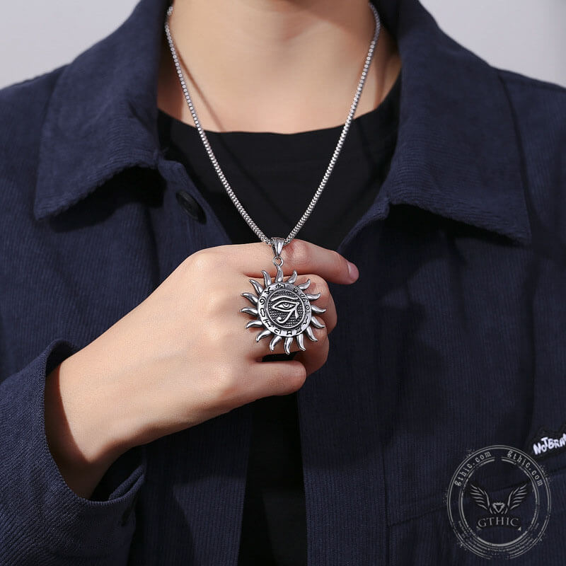 Colgante egipcio de acero inoxidable con el Ojo de Ra Sun