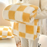1pc Cozy Traditional Style Plaid Flannel Blanket, Red And White Or Black And White, Soft Panda Velvet (Polyester Fiber), Warm Travel Pet Blanket For Dogs And Cats, Washable, Christmas present