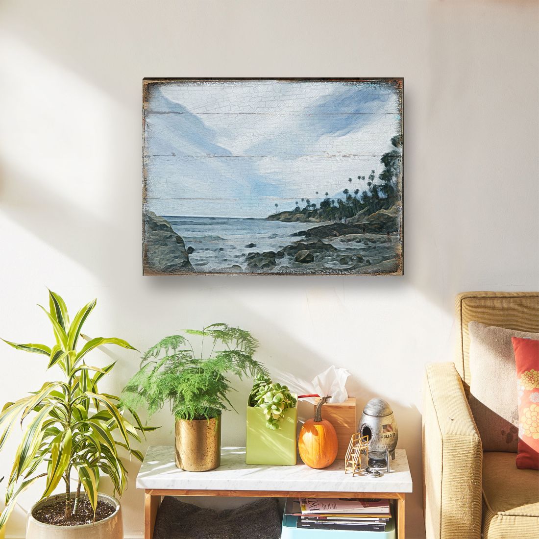 Arte mural costero de madera con diseño de surfista de Nature Wonders - Decoración costera con vida marina - 84578B