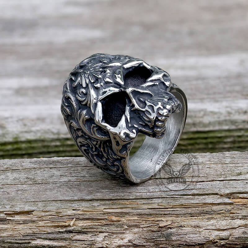 Anillo de acero inoxidable con diseño de calavera y estampado floral
