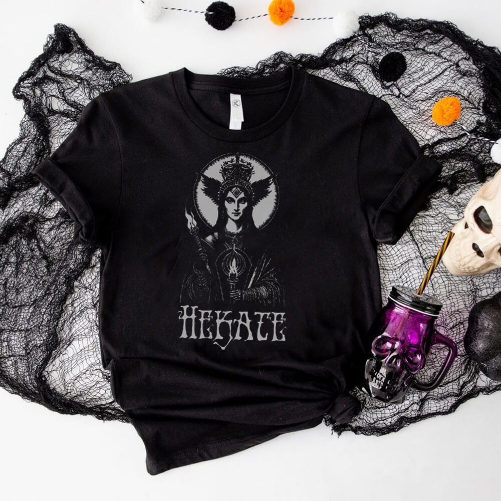 Goddess Hekate Short Sleeve T-shirt