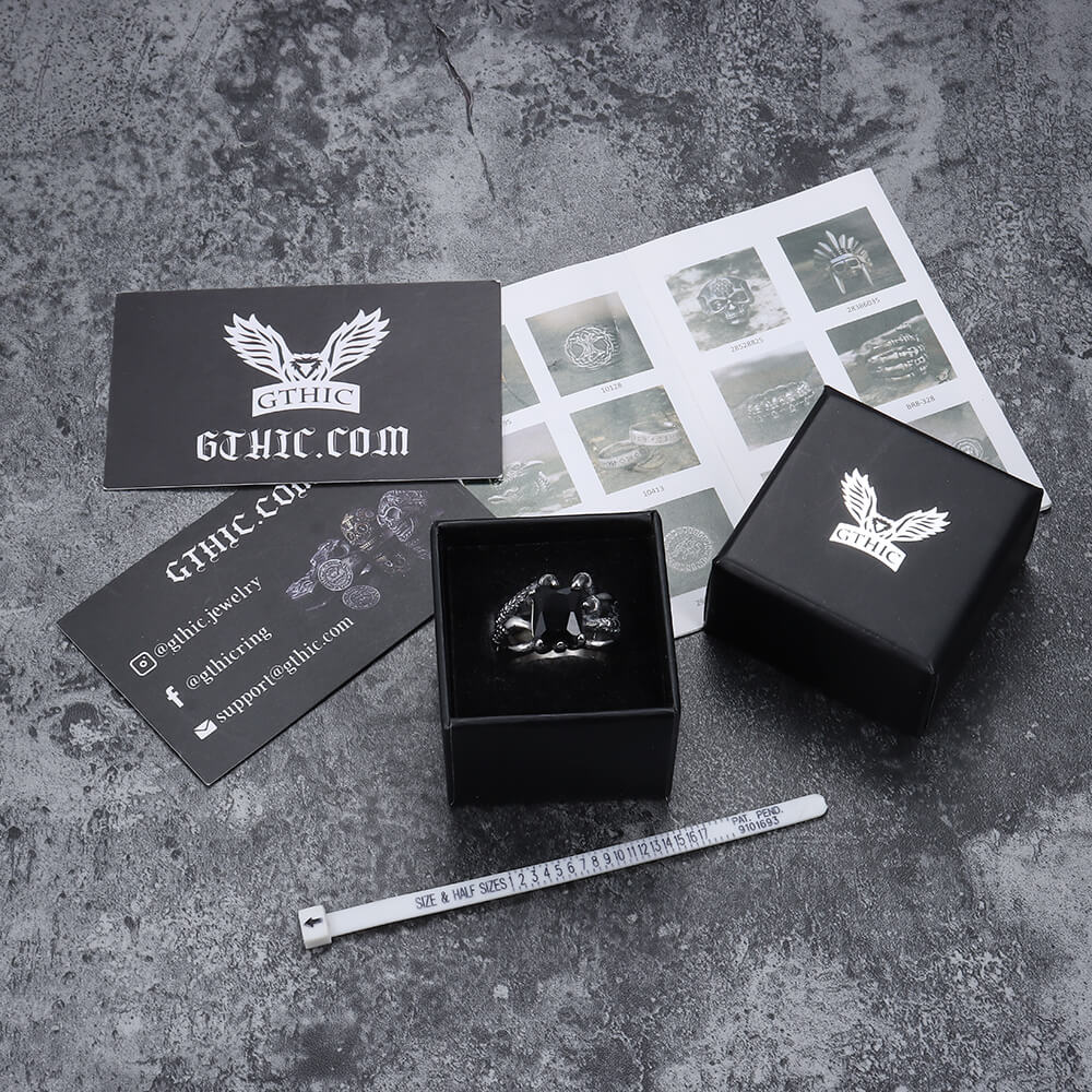 Anillo de acero inoxidable con gema y garra de dragón gótico
