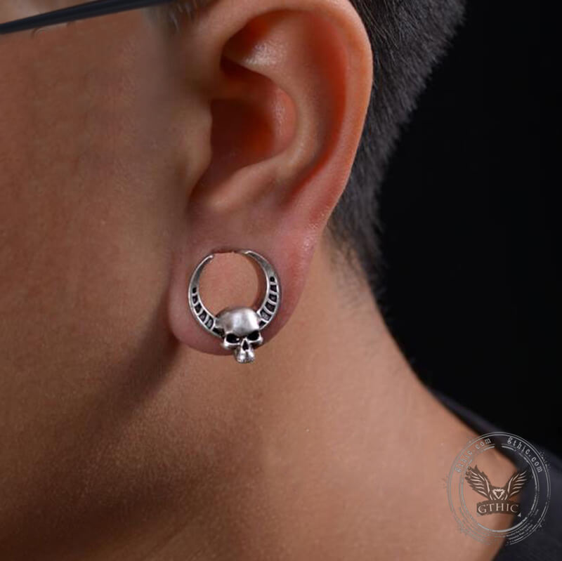 Dilatadores de oreja de túnel de latón con forma de calavera con cuernos