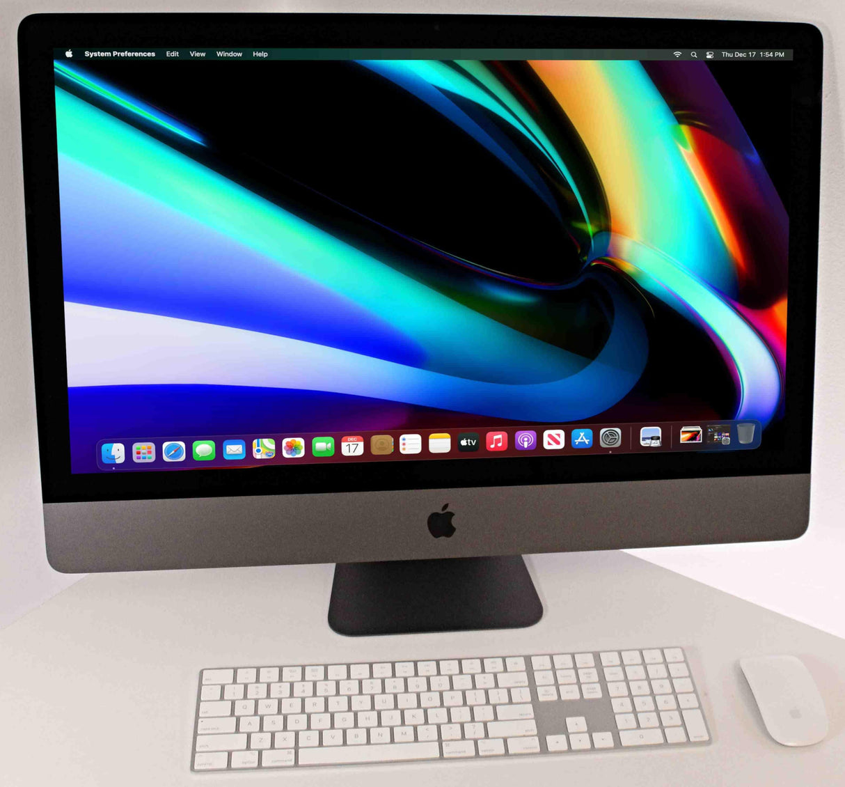 2017 Apple iMac Pro 5K 27-inch 18-Core Xeon W – 128GB RAM 1TB SSD Vega 64 | Excellent