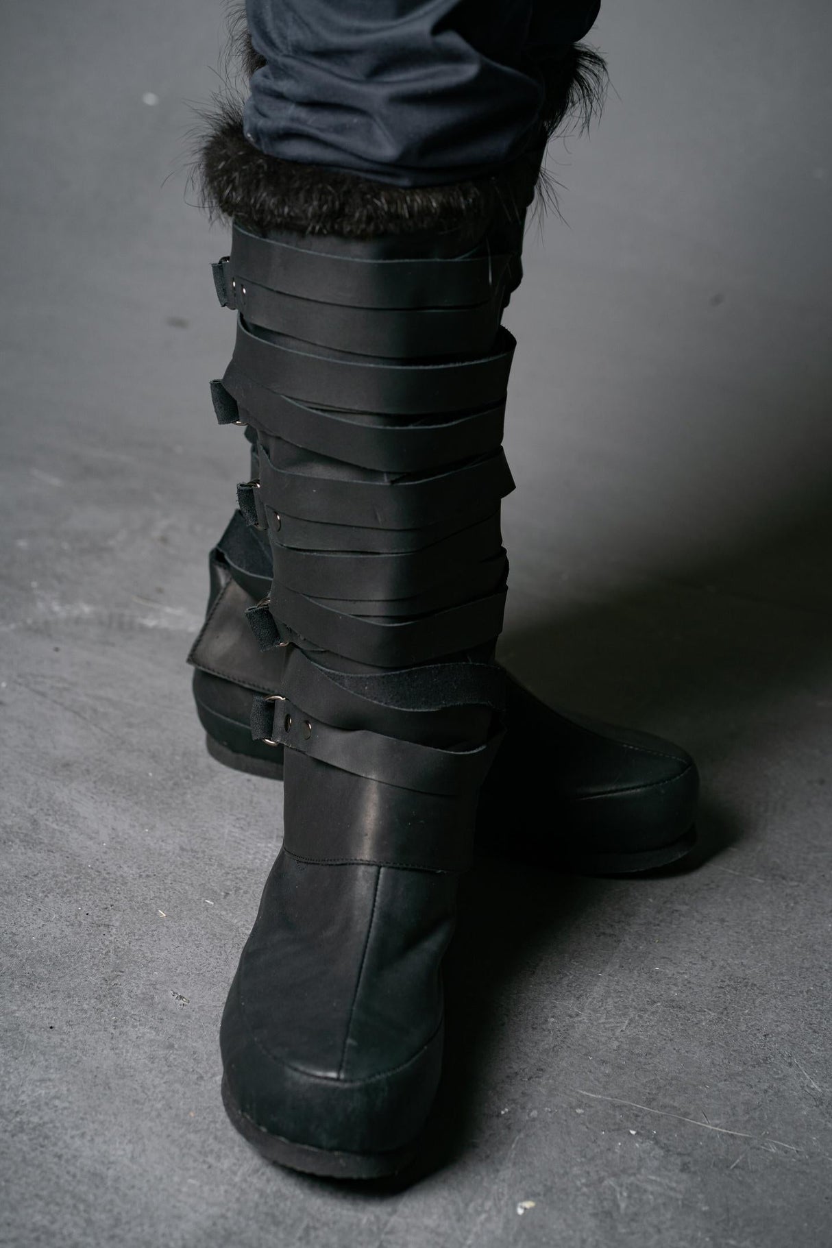 Assassian Black Boots with fur / boots set