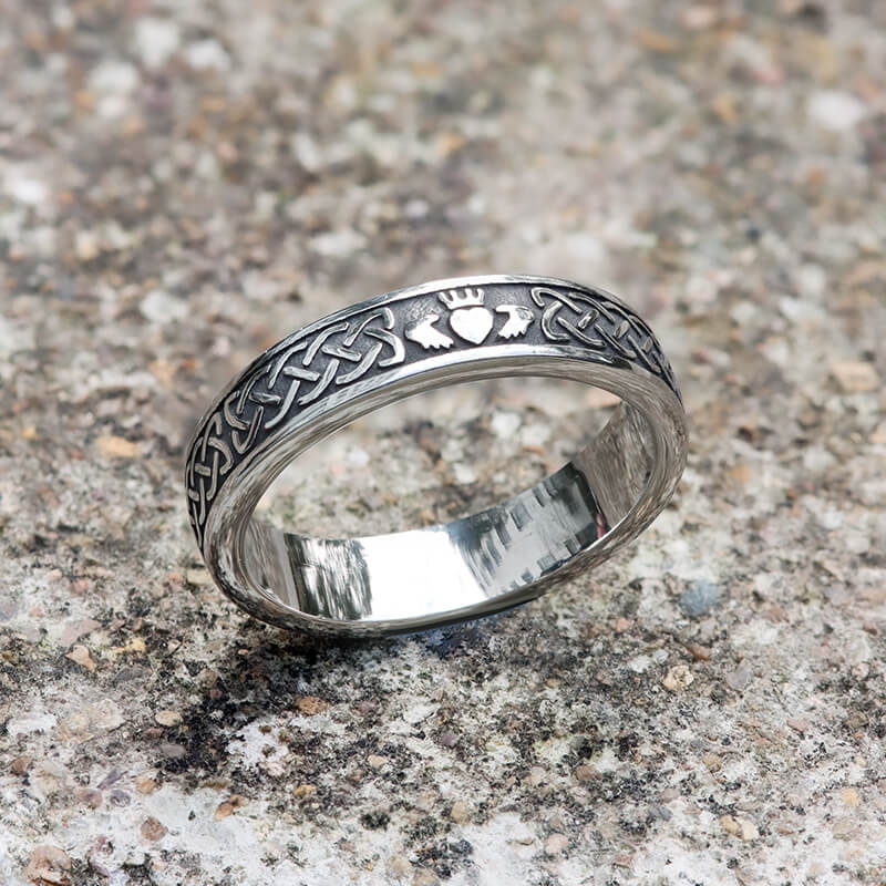 Anillo vikingo de acero inoxidable Claddagh irlandés