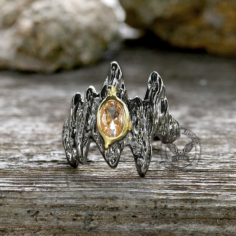 Anillo gótico de latón con corteza negra irregular