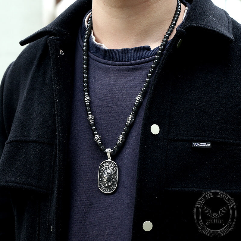 Collar de acero inoxidable con cadena de cuentas negras y cabeza de león