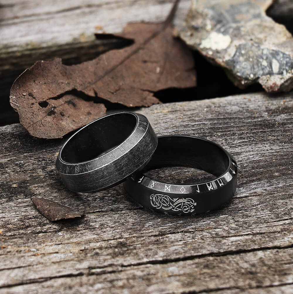 Anillo vikingo de acero inoxidable con runas de dragón nórdico