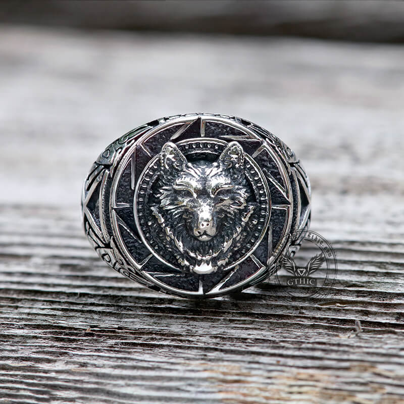 Anillo vikingo de acero inoxidable con diseño de lobo eslavo nórdico