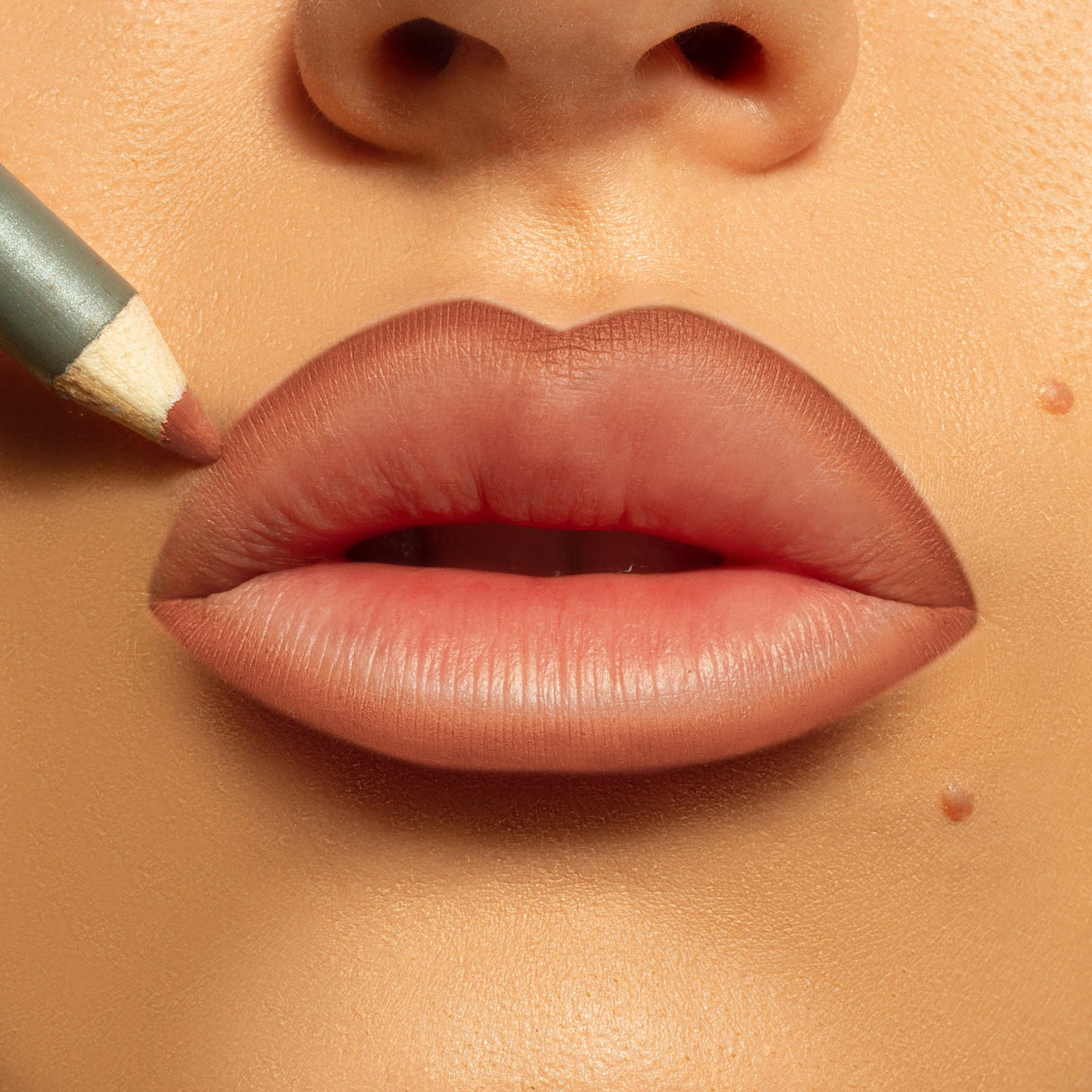Delineador de labios de piña colada