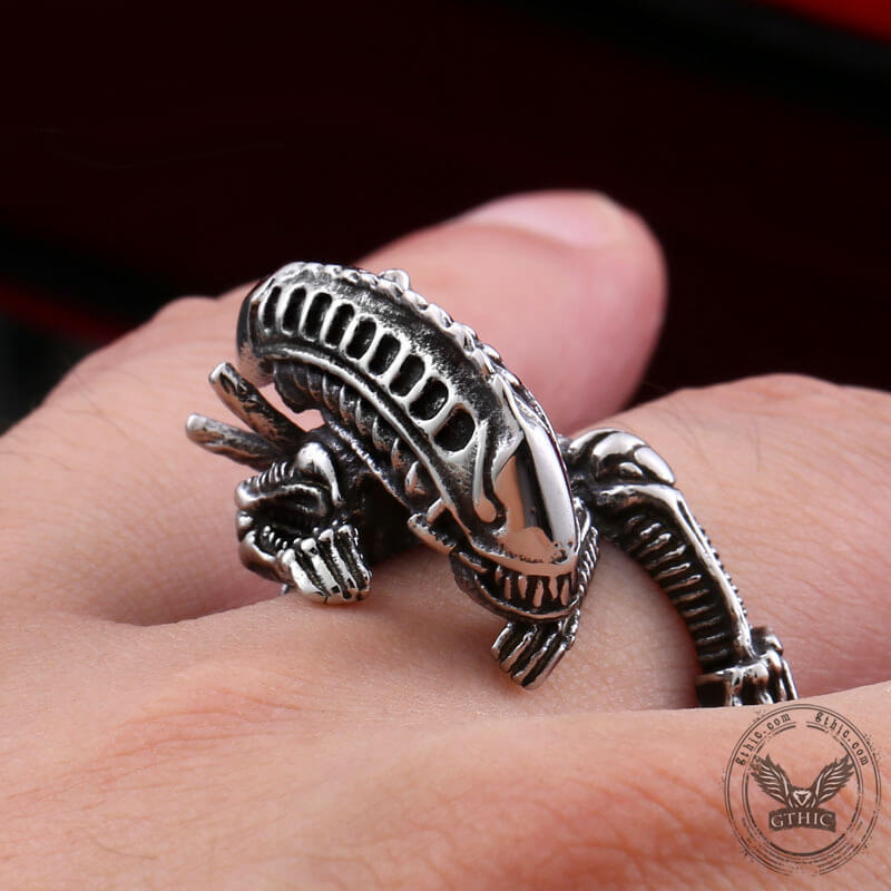 Anillo de acero inoxidable con diseño de depredador alienígena punk