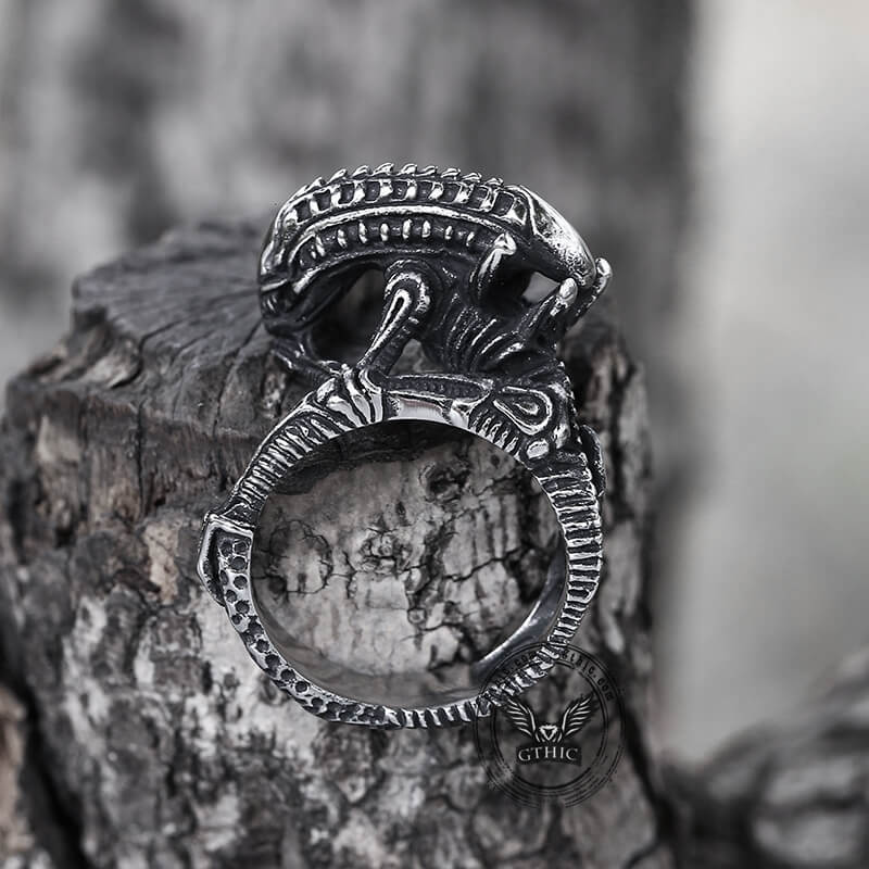 Anillo de acero inoxidable con diseño de depredador alienígena punk