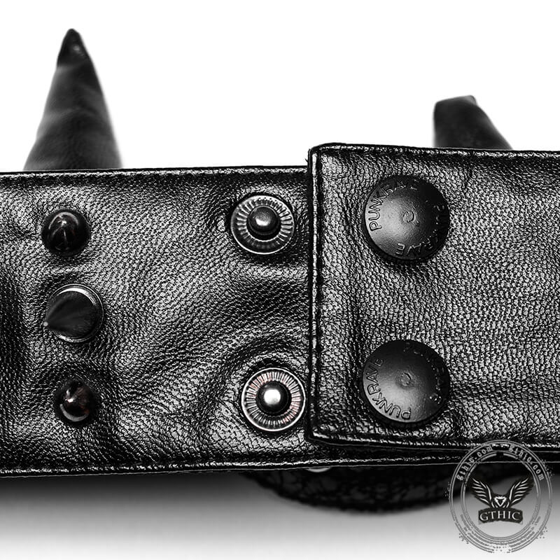 Gargantilla de cuero sintético con pinchos punk