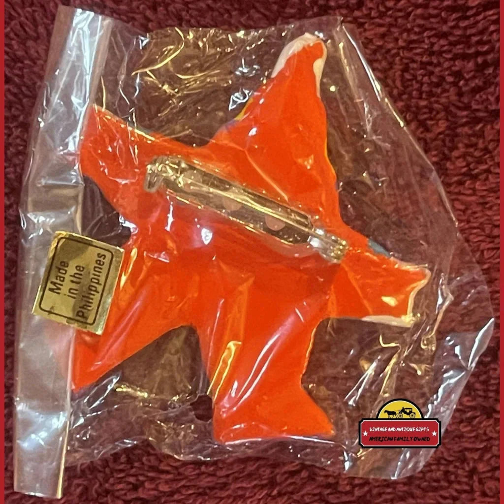 Vibrant 1960s Handmade Wood Clown Star Pin Brings Circus Magic