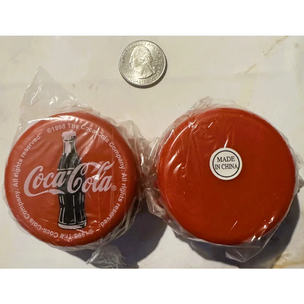 Rare 1998 Coca-Cola Yo-Yo Bottle Cap Shape Collectible Unwrapped