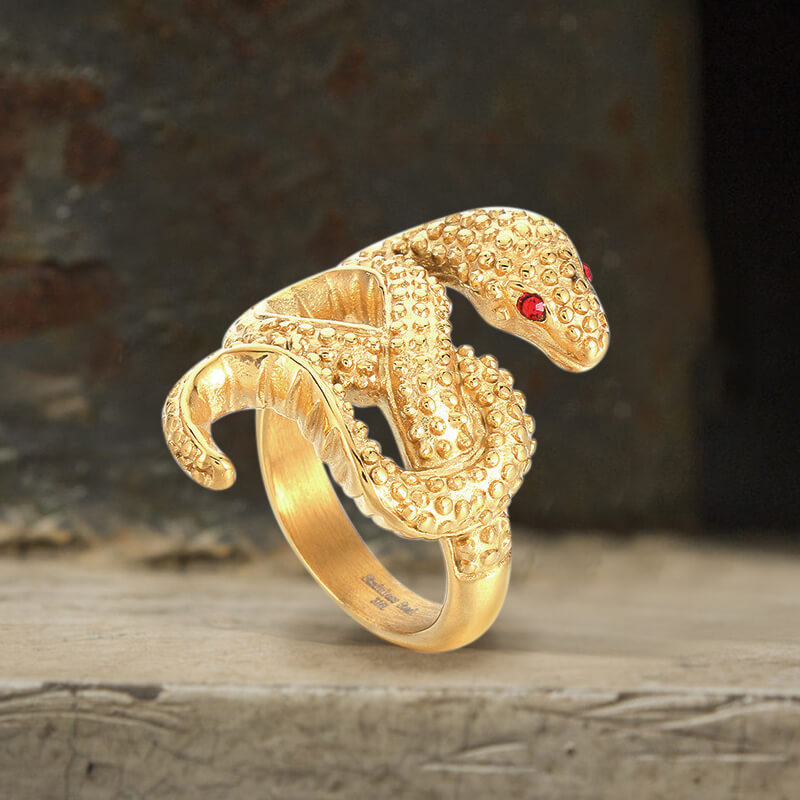 Anillo de acero inoxidable con forma de serpiente de ojos rojos
