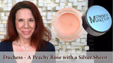 Duchess Any Wear Creme: Un producto multiusos, resistente al agua, que se transforma en crema y polvo para ojos, mejillas y labios. Se puede usar en cualquier lugar.