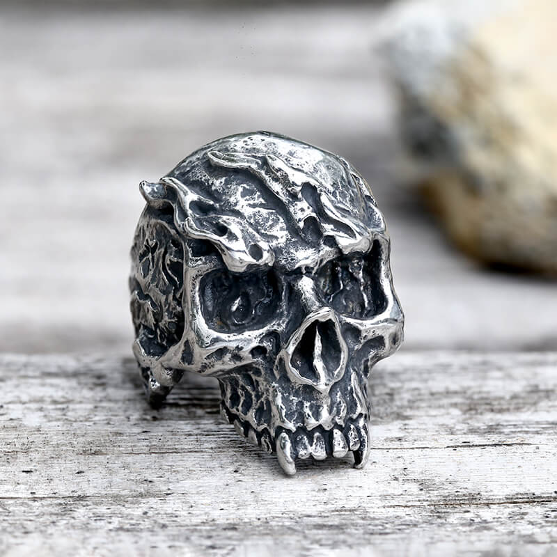Anillo de calavera de acero inoxidable Rise From Ashes