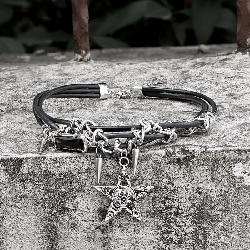 Gargantilla de aleación con remaches, calavera y estrella