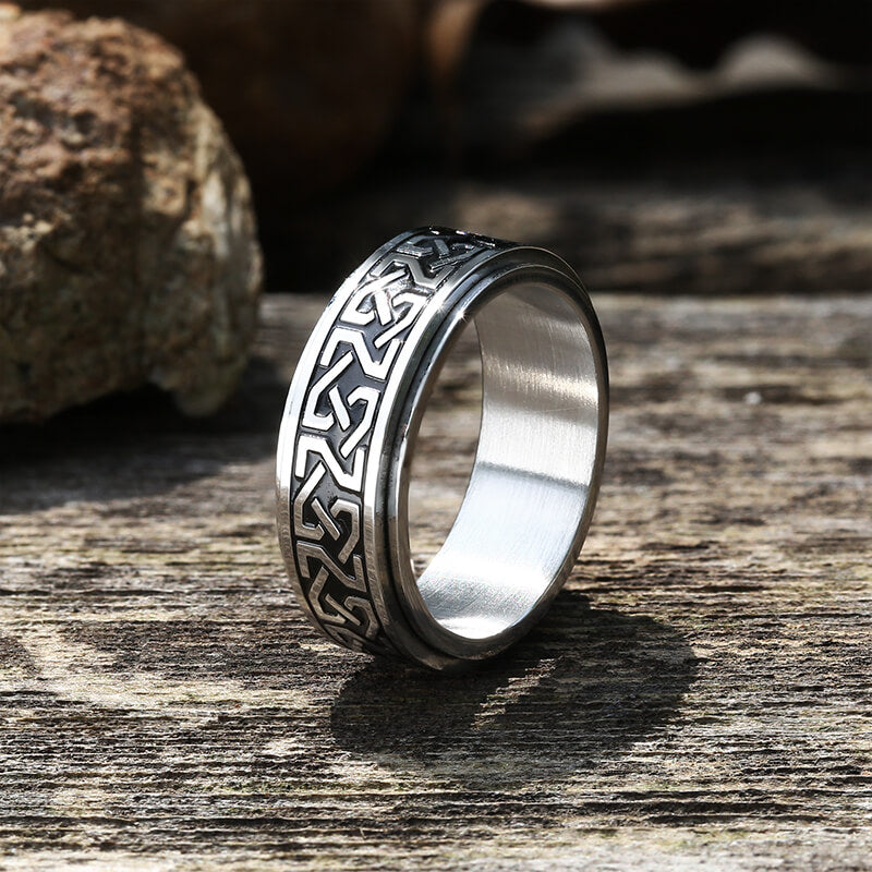 Anillo vikingo giratorio de acero inoxidable con nudo celta