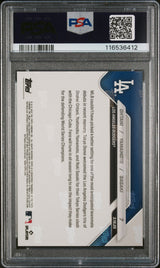 Tarjeta de béisbol Topps Now de Shohei Ohtani, Yoshinobu Yamamoto y Roki Sasaki n.° 7, clasificada en 2025, con un precio de venta al público de 10 gemas.