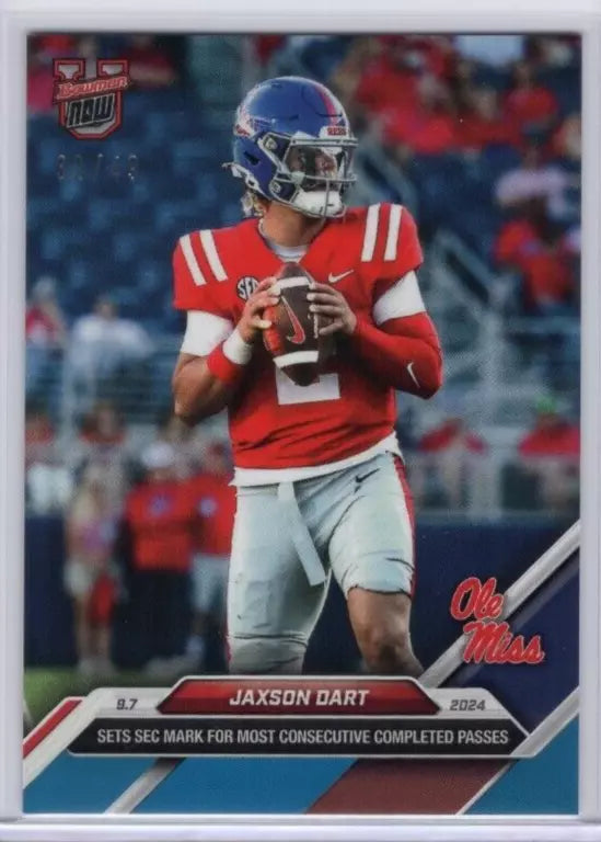 Tarjeta de fútbol americano Topps Bowman U Now Jaxson Dart n.° 10 azul n.° 49 de los Ole Miss Rebels (2024)