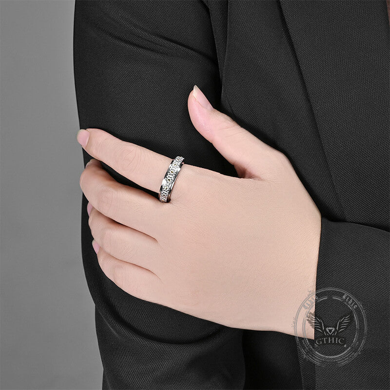 Anillo giratorio de acero inoxidable con diseño de margaritas sencillas