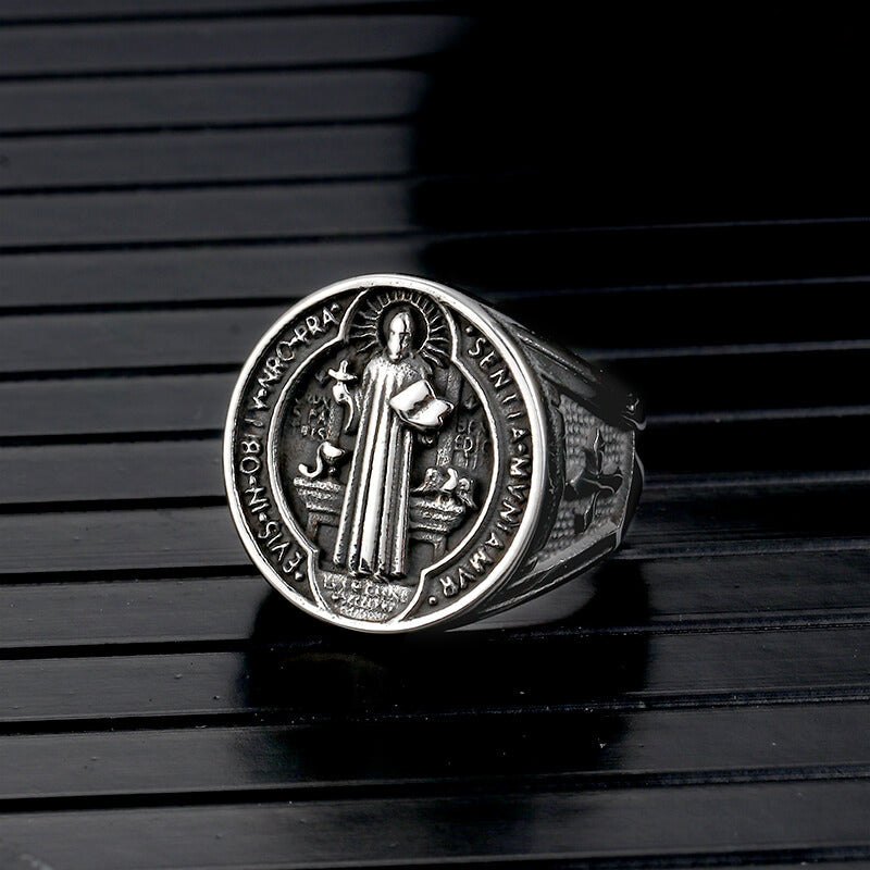 Anillo de acero inoxidable con medalla de San Benito para exorcismo