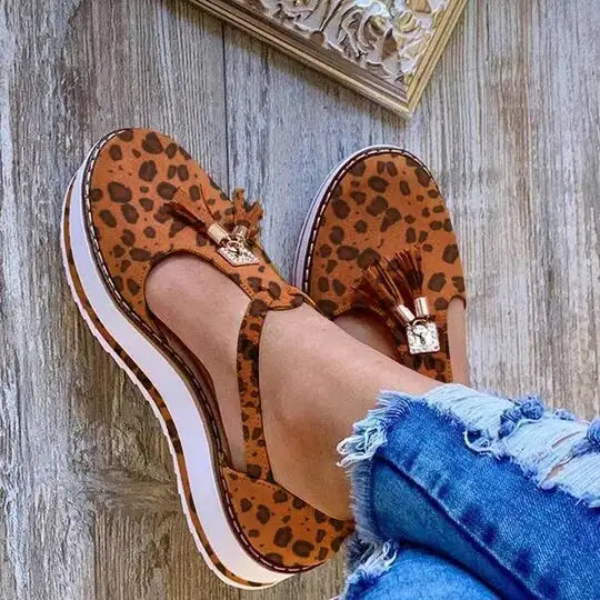 Women Flat Shoes Thick Sole Platform Shoes - Lootquake