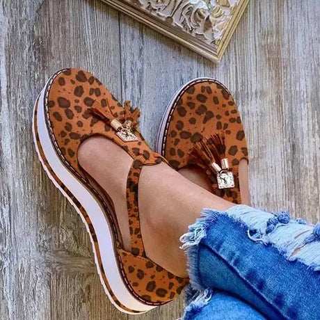 Women Flat Shoes Thick Sole Platform Shoes - Lootquake