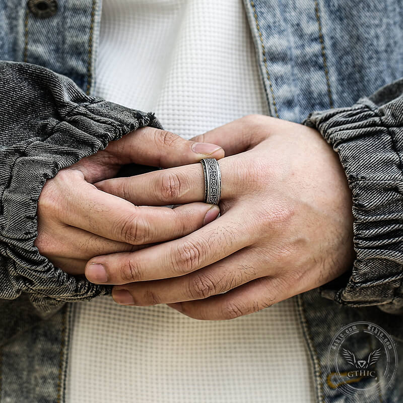 Anillo giratorio de acero inoxidable con nudo celta vikingo