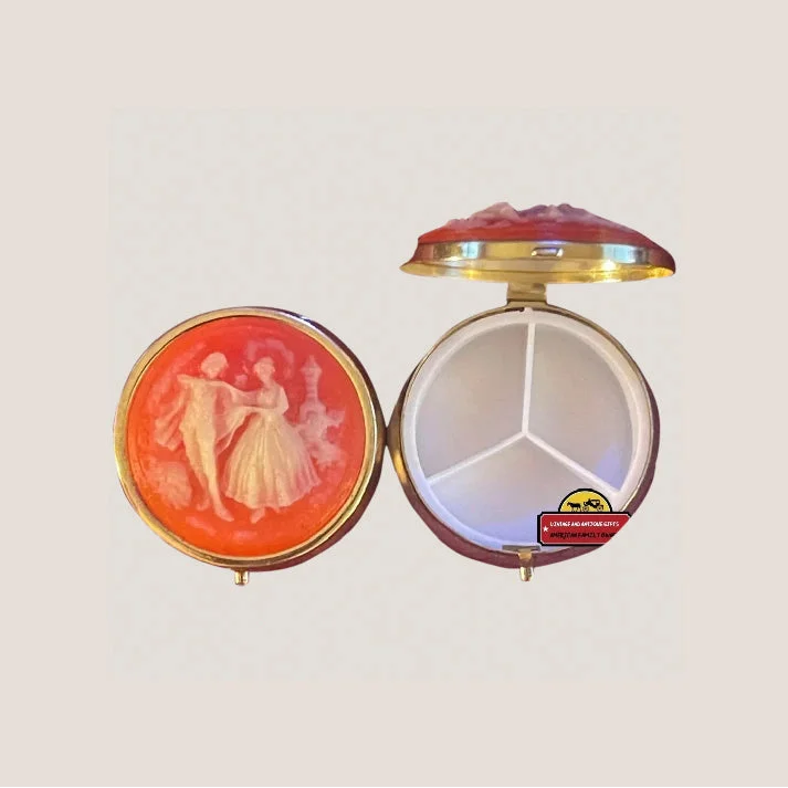 Vintage 1970s Cameo Pill Box Dancing Lovers Amazing Collectible!