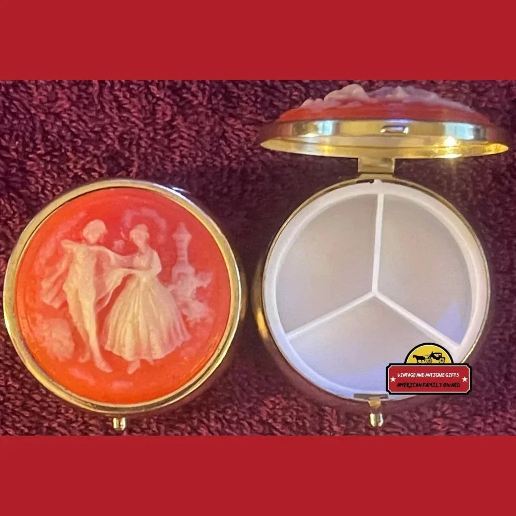 Vintage 1970s Cameo Pill Box Dancing Lovers Amazing Collectible!